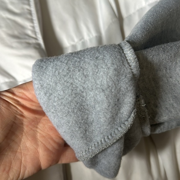 Hardly warn, didn’t enjoy the fit on my body type, however super soft and comfy! - Picture 4 of 4